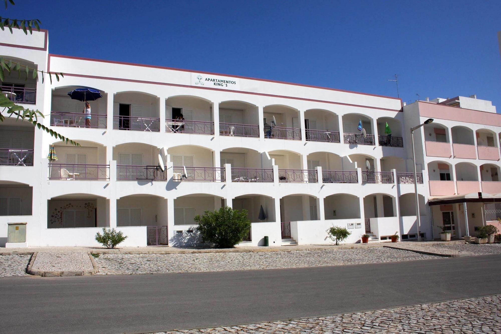 Kings Apartments Куартейра Екстериор снимка