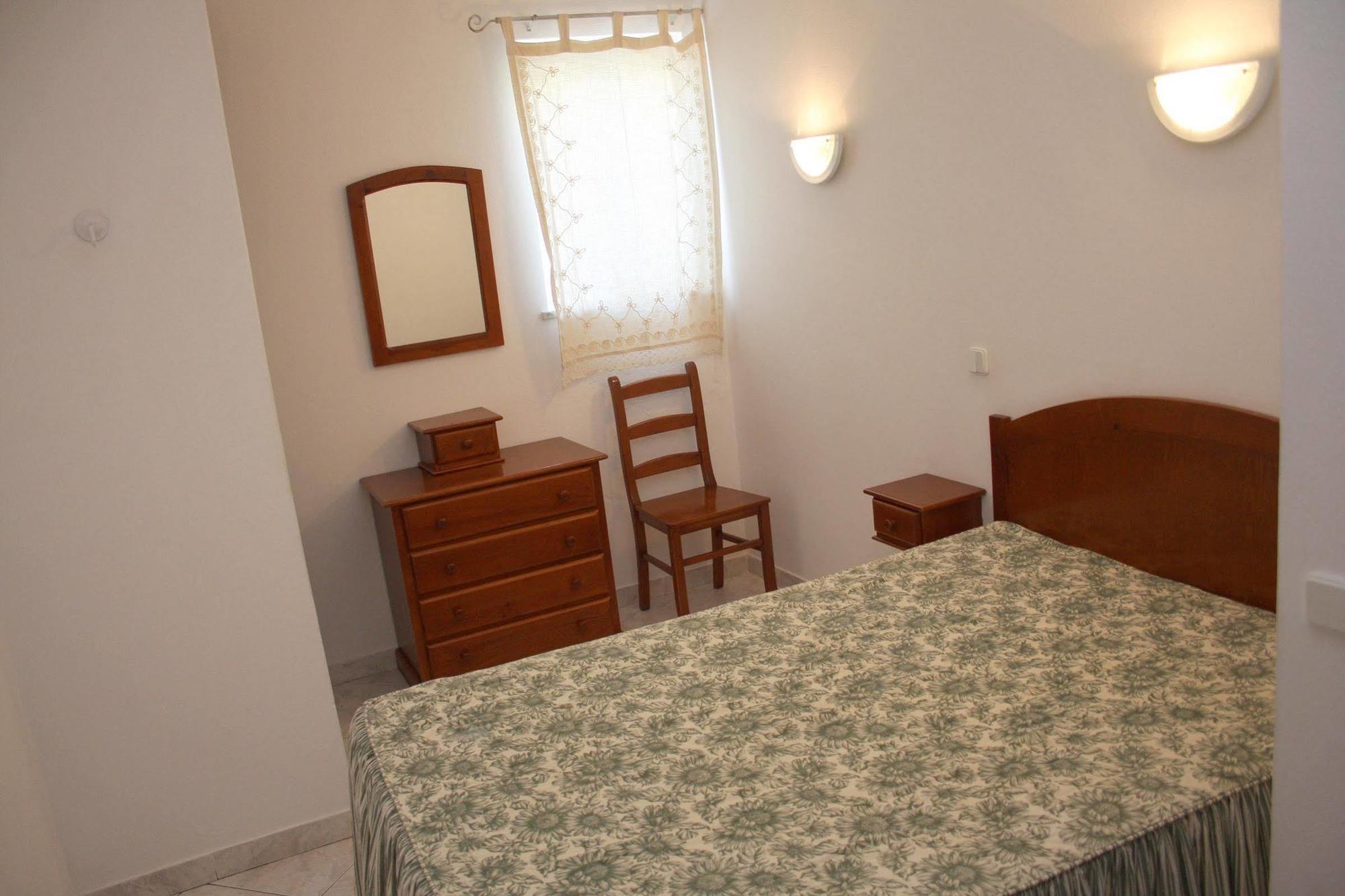 Kings Apartments Куартейра Екстериор снимка