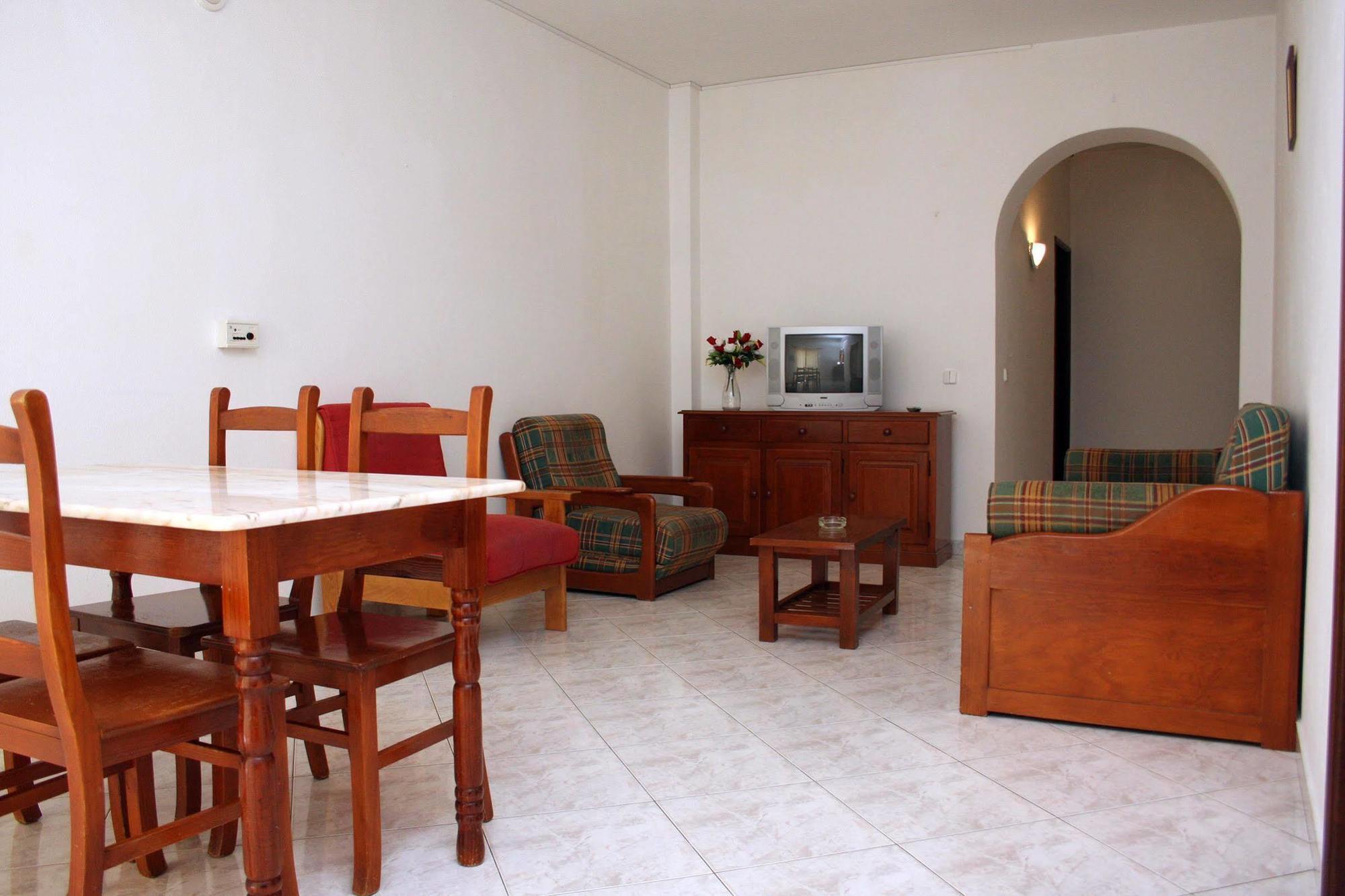 Kings Apartments Куартейра Екстериор снимка